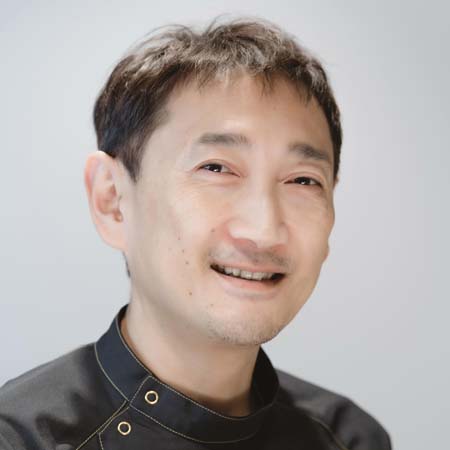 2019藤原プロフィール写真-A-trim